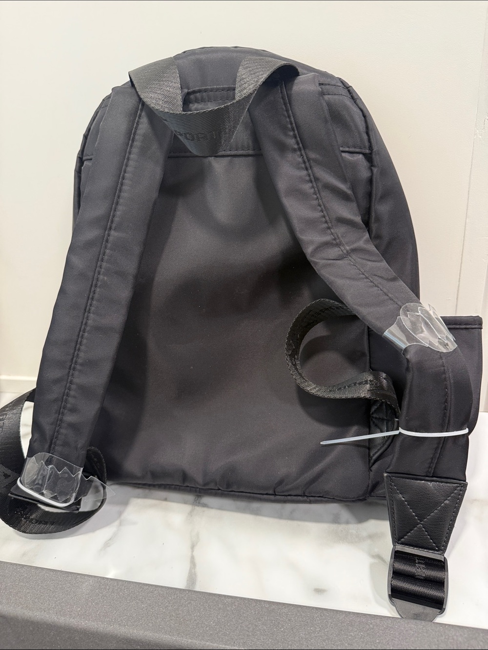 Anne Klein Sport Midi backpack in black nylon like new - Picture 5 of 7